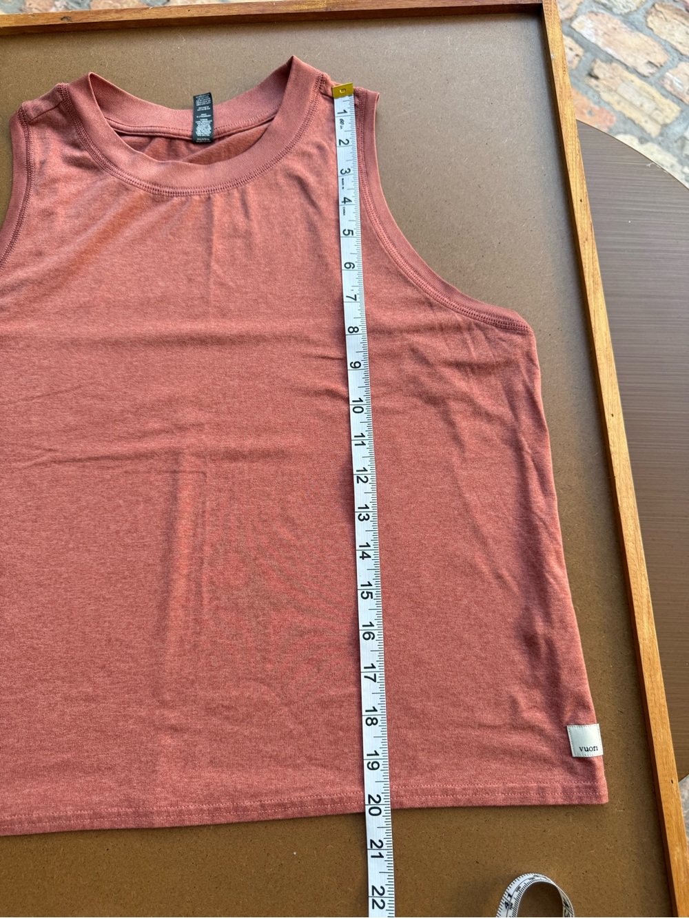 Vuori Womens Energy Tank Regular Length Size Large. Color is a faded rust. - Picture 5 of 8